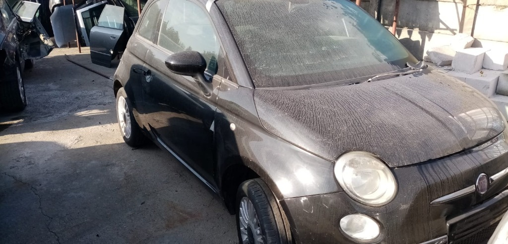 Proiector dreapta Fiat 500 an 2010