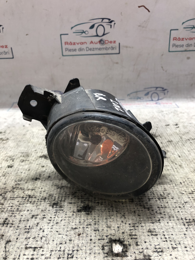Proiector dreapta Nissan Qashqai 1.6 Motorina 2012, 261508992A