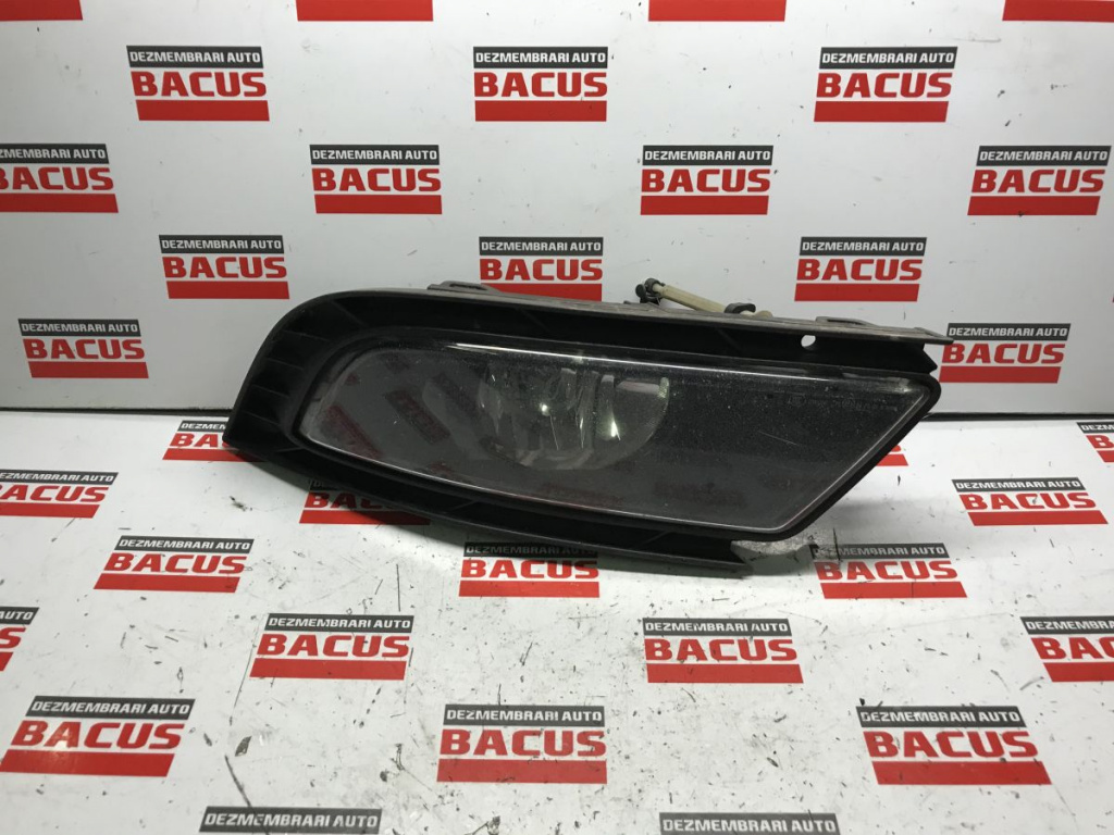 Proiector Dreapta Skoda Superb 2 Facelift Cod 3T09