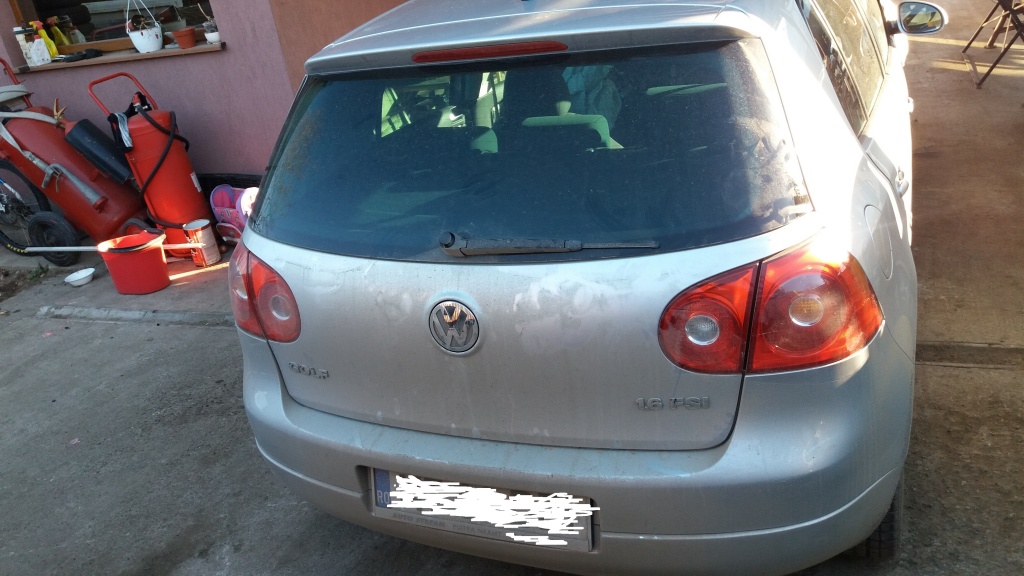 Punte spate completa cu brate si rulment VW GOLF 5