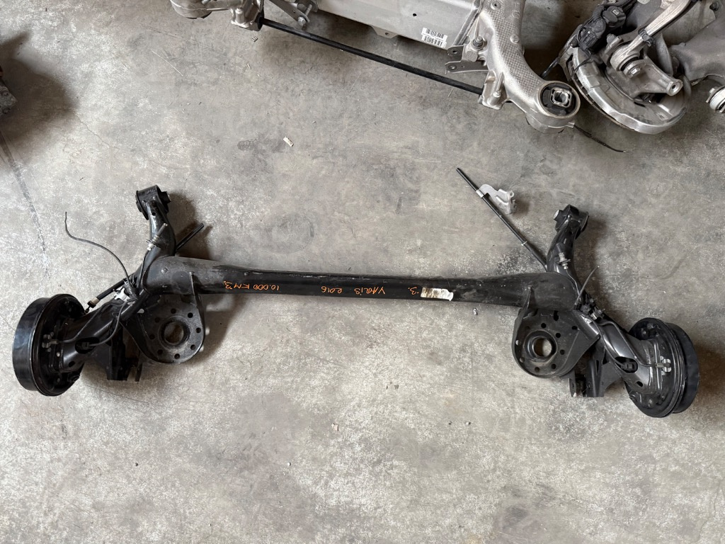 Punte spate completa TOYOTA YARIS xp130 an 2012-2019