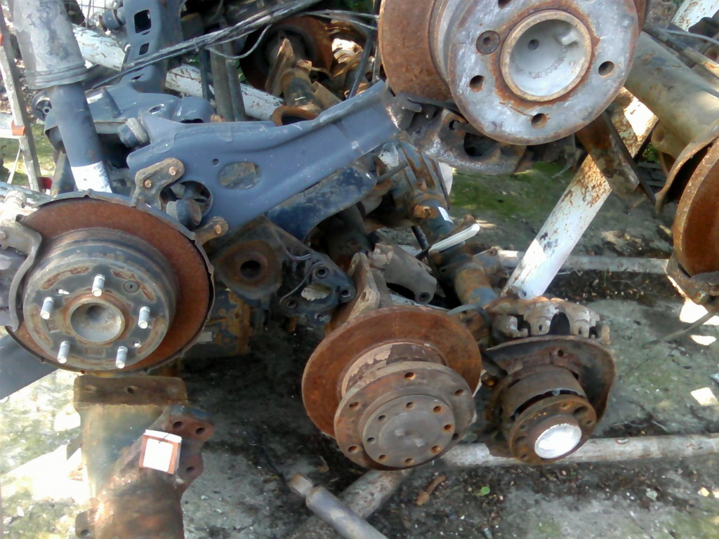Punte spate, dubla Ford Transit, an 2008.
