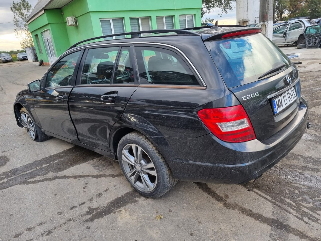 Punte spate Mercedes C-Class W204 2012 b