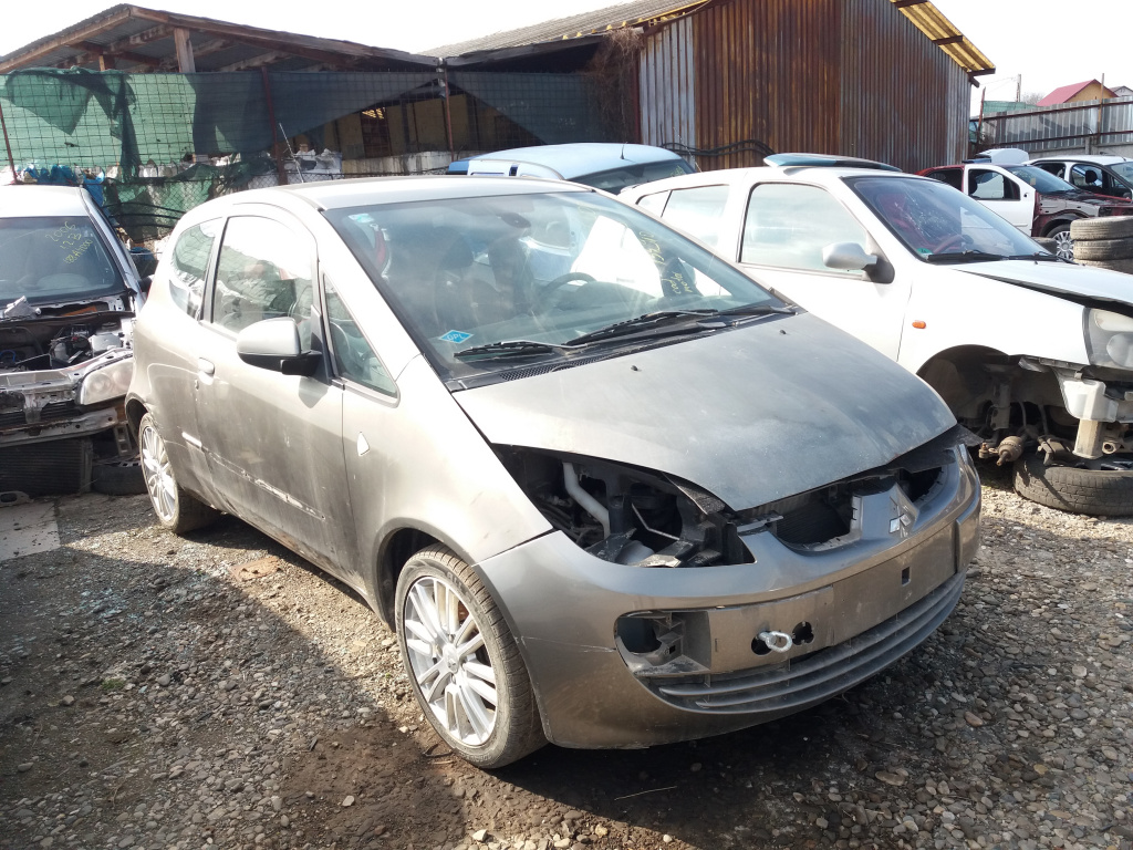 Punte spate Mitsubishi Colt 2008 HATCHBACK 2 USI 1.1 BENZINA