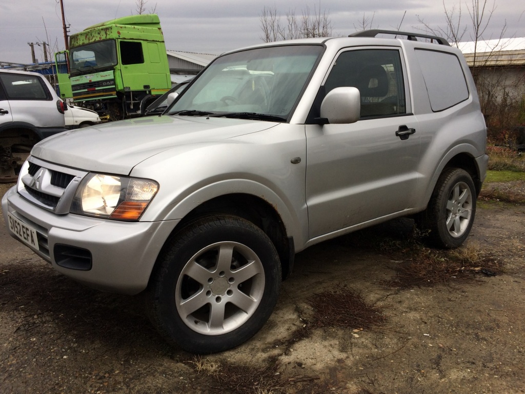 Punte spate Mitsubishi Pajero Shogun 3.2 DI-D, 4x4, an 2003