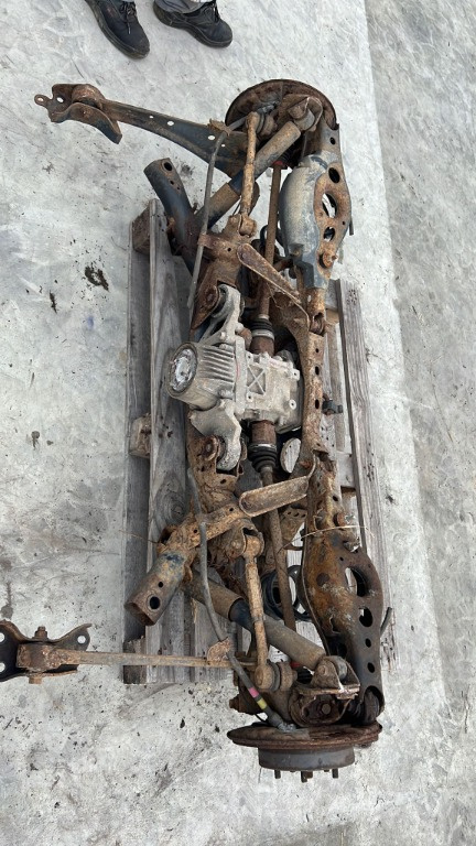 Punte spate Toyota Rav 4 2008-2014