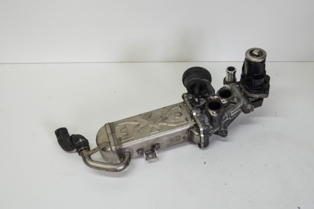 Racitor gaze cu EGR 03L131512C VW Sharan 2.0 TDI an fab. 2010 - 2015
