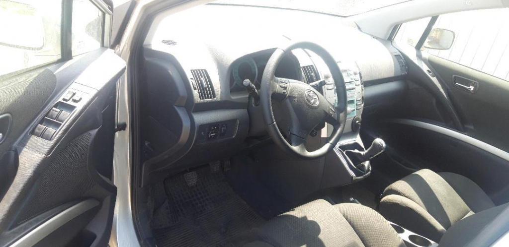 Racitor gaze Toyota Corolla Verso 2006 m