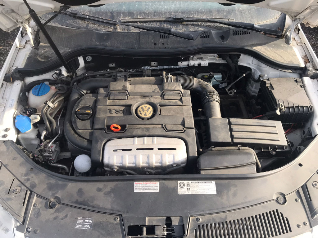 Racitor gaze Volkswagen Passat B6 2010 c