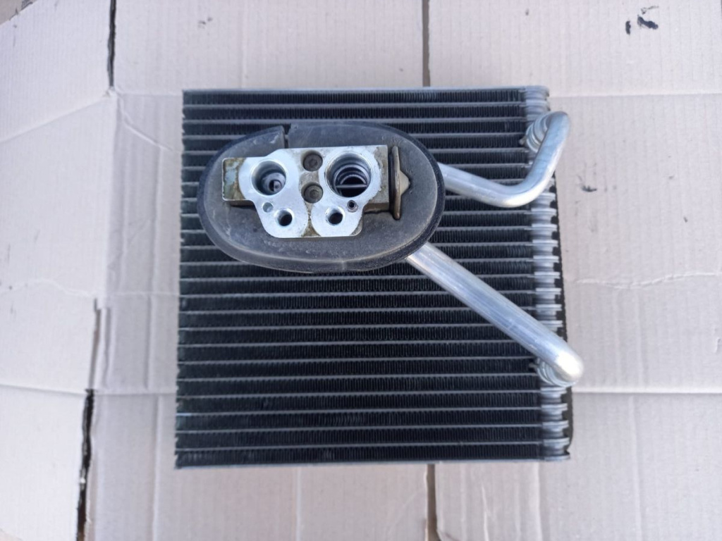 Radiator ac din bord Vw Golf 5