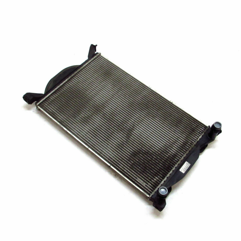 Radiator Apa Audi A4 2004/11-2008/06 B7 2.0 TFSI quattro 147KW 200 200CP Cod 8E0121251A