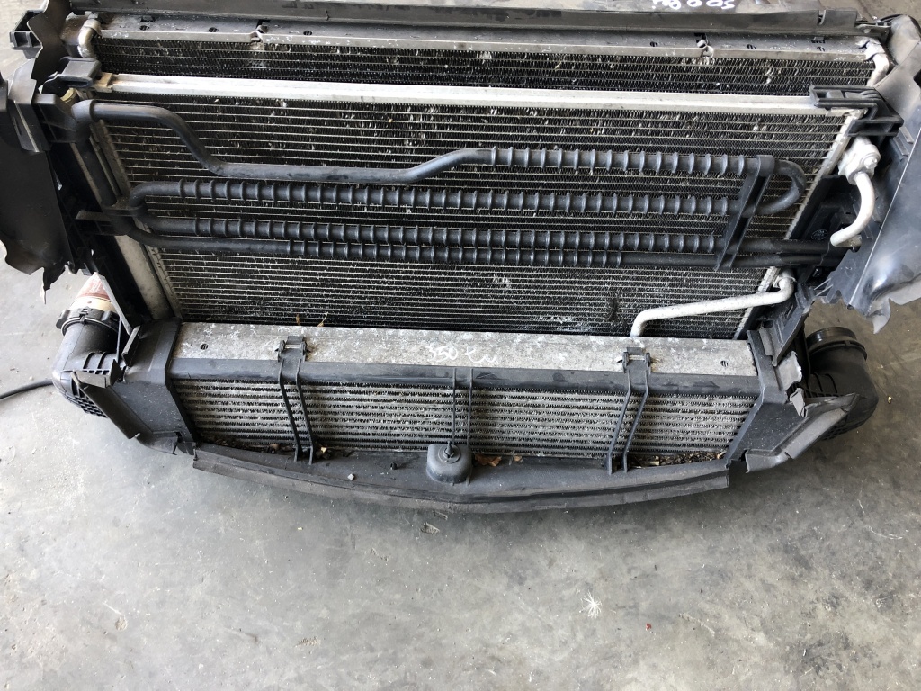 Radiator apa Mercedes C-Class ,an 2011,motor 2.2 CDI ,euro 5