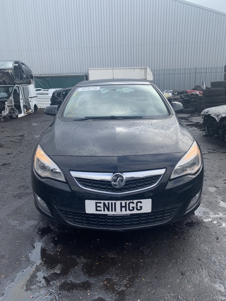 Radiator apa Opel Astra J 2011 Hatchback 1.7 CDTI A17DTR