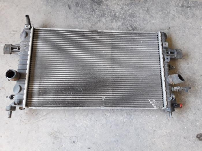 Radiator apa Opel Zafira B 1.8 B an fab. 2005 - 20