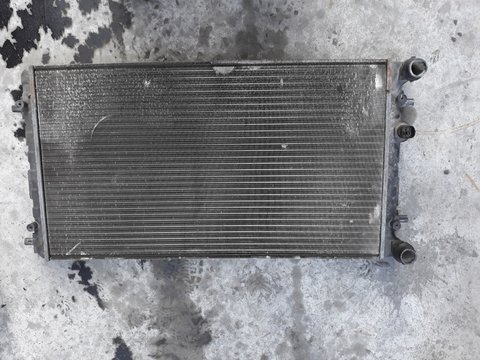 Radiator apa pentru VW Golf 4 cod: 1J0121253N