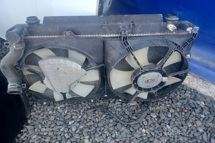 Radiator apa racire motor Toyota Rav 4 2 [2000 - 2