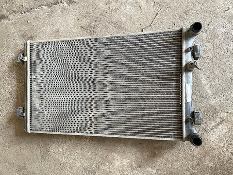 Radiator apa Volkswagen Golf 4 Break 16V 55kW 1.4 benzina 1997- 2005 - Cod 1J0121253AD