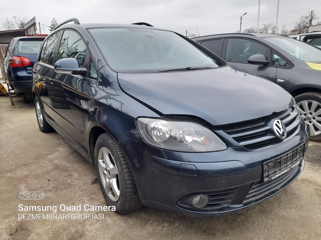 Radiator apa Volkswagen Golf 5 Plus 2008 hatchback