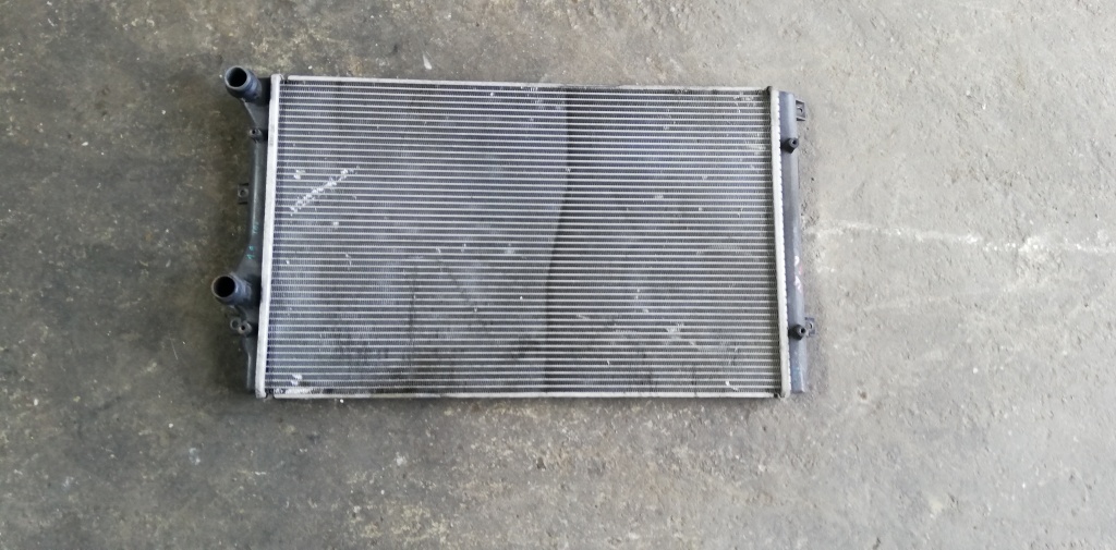 Radiator apa VW Golf 5 Hatchback 1.9 TDI 105 cai a