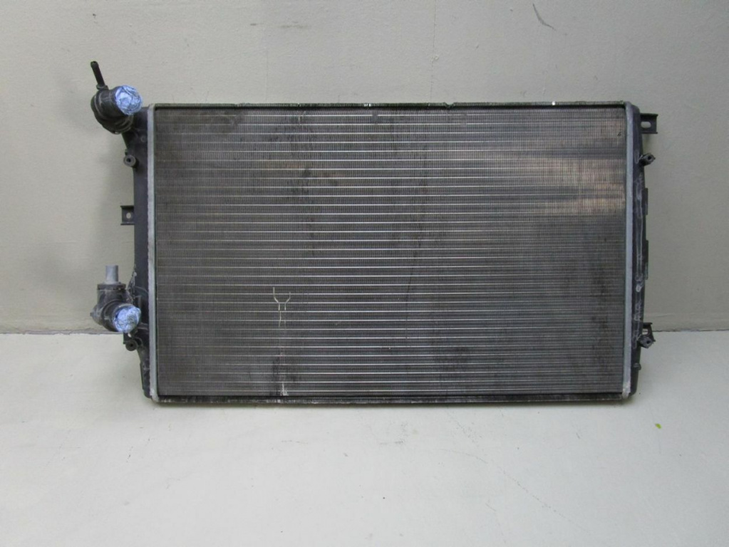 Radiator Apa VW Golf V 2004/05-2008/11 1.9 TDI 66KW 90CP Cod 1K0121253AA