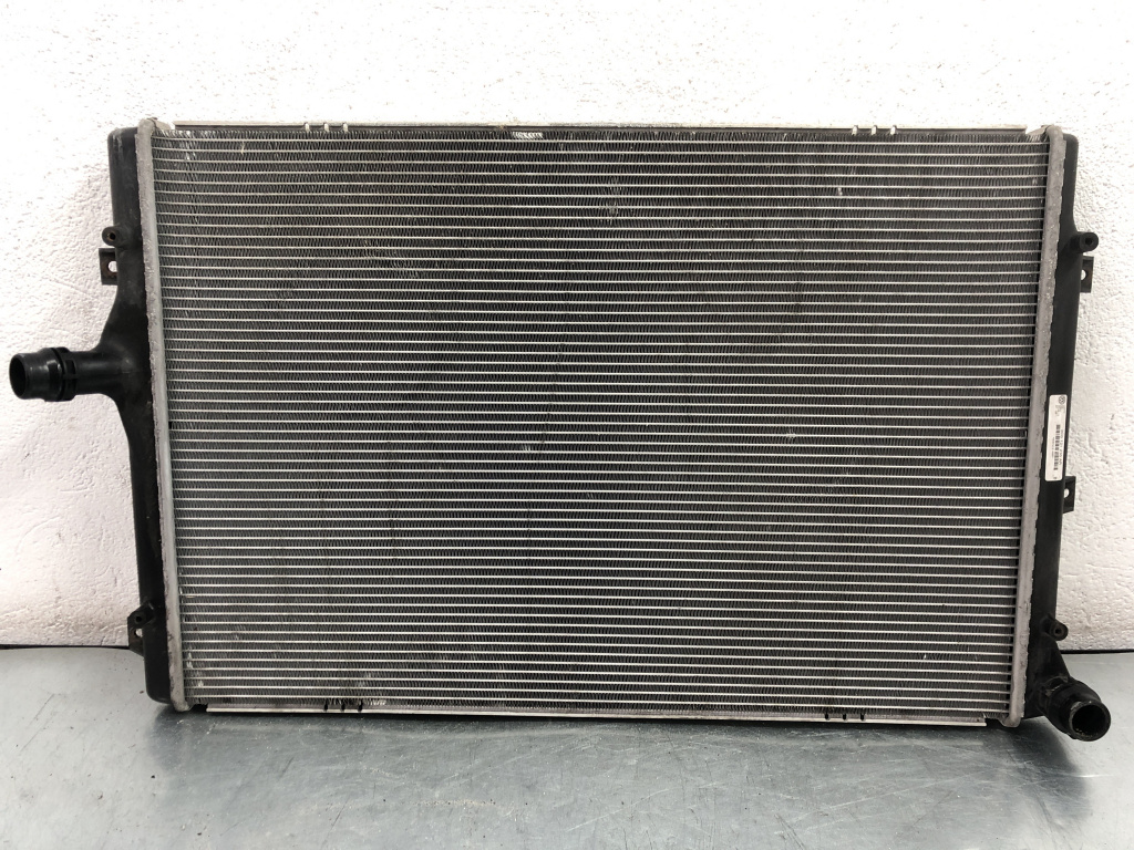 Radiator apa VW Passat B7 2.0TDI DSG 4motion  170cp sedan 2013 (3C0121253AR)