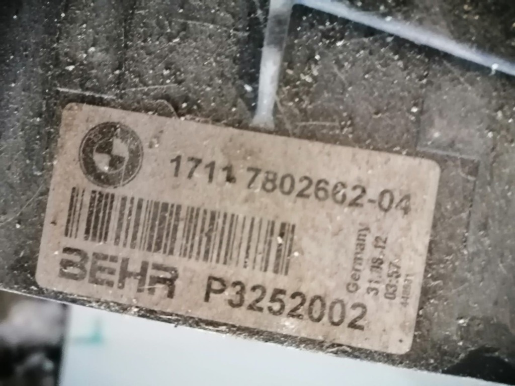 Radiator BMW Seria 7 F01 Cod 7802662