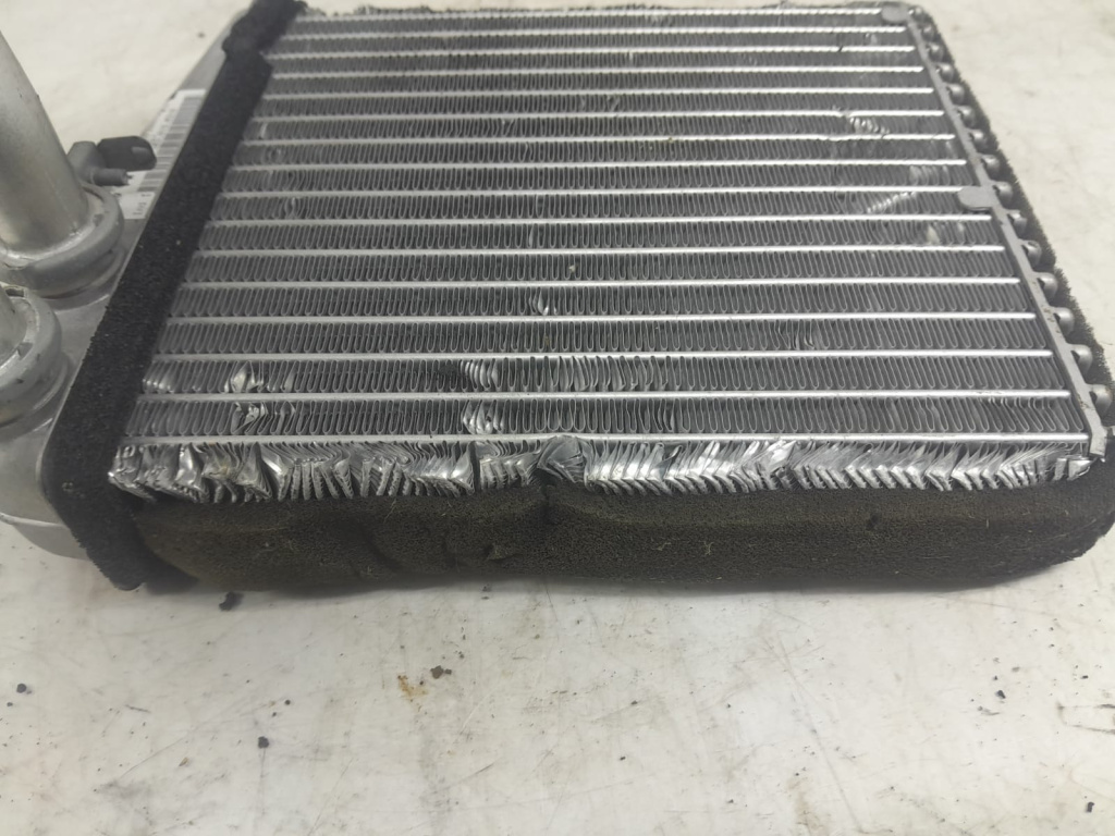 Radiator calorifer bord 1k0819031b Audi 