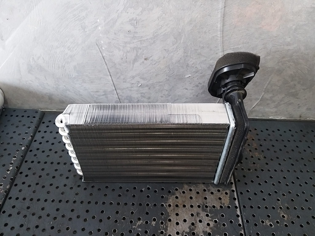 Radiator calorifer incalzire apa bord vw bora 1j 1j1819031a