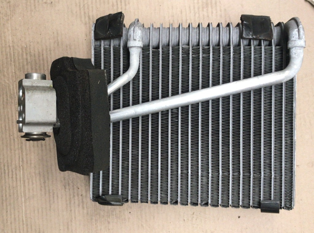 Radiator clima bord Audi Q7 3.0 diesel 2007 52416220 7L0820102N DELPHI