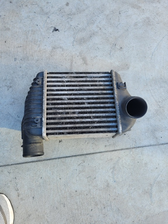 Radiator intercooler Audi A6 C6 2.0 d 4F0145805AD