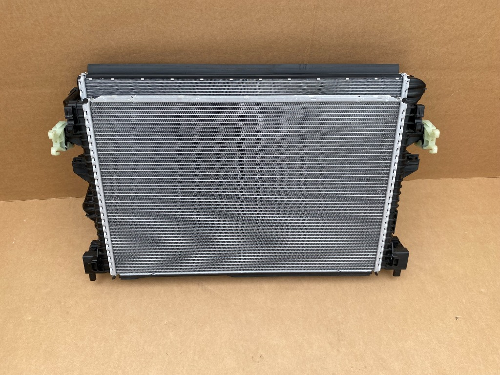 Radiator suplimentar VW Passat B8 2.0 tdi facelift 2023 5Q0121251HQ 5Q0 121 251 HQ la 0 km