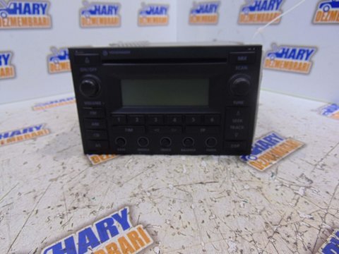 Radio casetofon avand codul original 3B7035195, pentru VW Passat