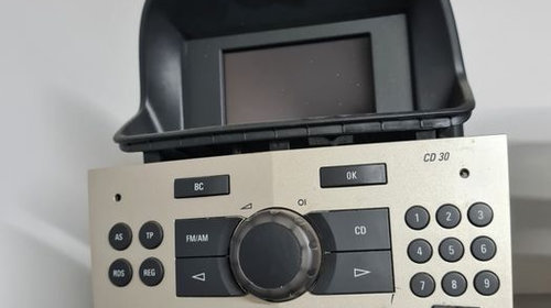 Radio casetofon CD 30 ecran mare Opel Co