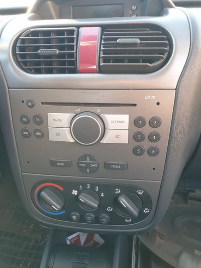 Radio casetofon CD 30 Opel Corsa C Combo dezmembre