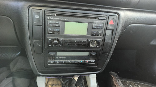 Radio casetofon cu CD Passat b5.5 1 9 TD