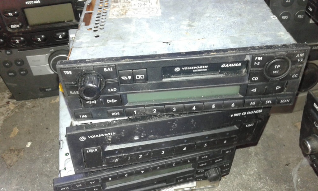 Radio-casetofon +magazie CD,original VW
