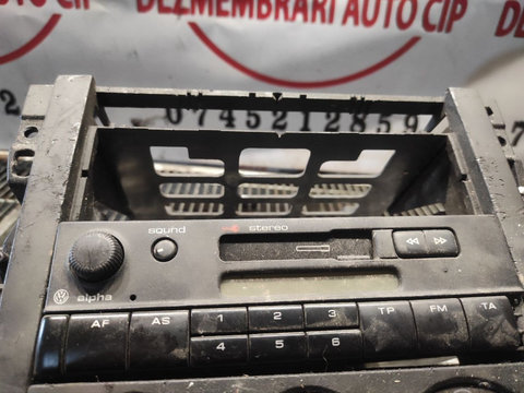 Radio casetofon + panou clima Volkswagen Golf 4 cod 7648238360