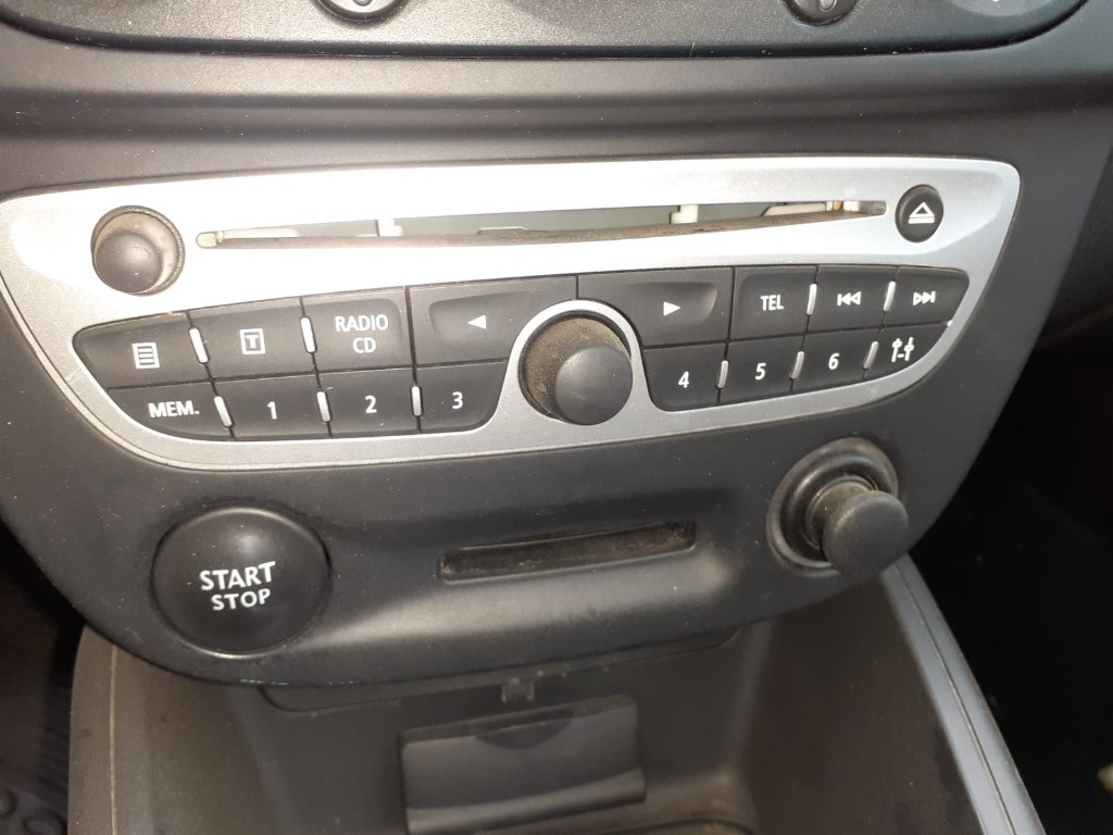 Radio casetofon Renault megane 3 2011 1.5 DCI