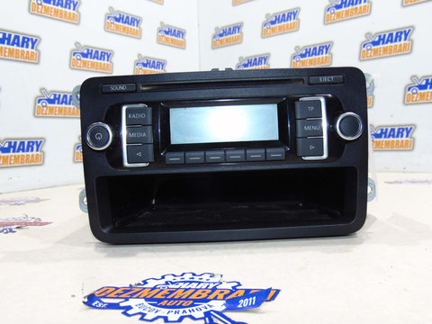 Radio CD avand codul 5K0035156 pentru VW Caddy