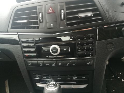 Radio cd cu card Mercedes E class cabrio w207