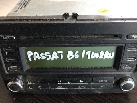 Radio CD cu codul 1K0035186P pentru VW Passat B6 / Touran