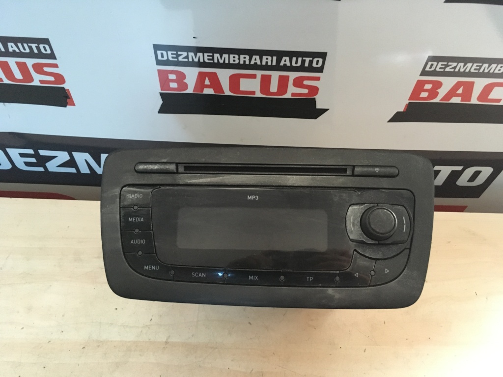 Radio cd cu mp3 Seat Ibiza 5 (6J5) cod 6J0035153B