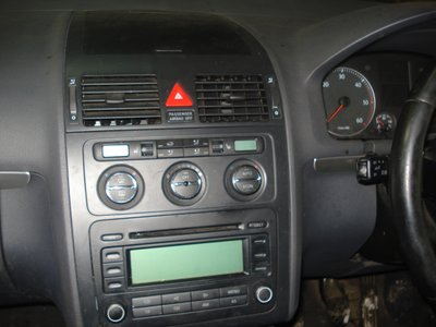 RADIO CD GOLF,5,PASSAT B6, TOURAN DIN 2004-2008