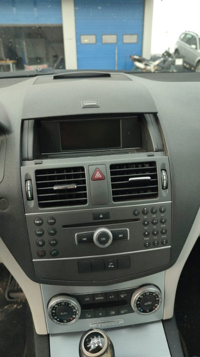 Radio CD Mercedes C200 W204,2010,motor 2200 CC,136