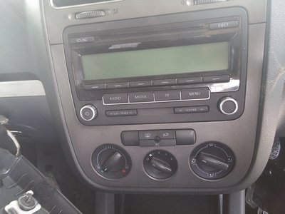 Radio CD MP3 Volkswagen Golf 5/Jetta/Passat B6 mod