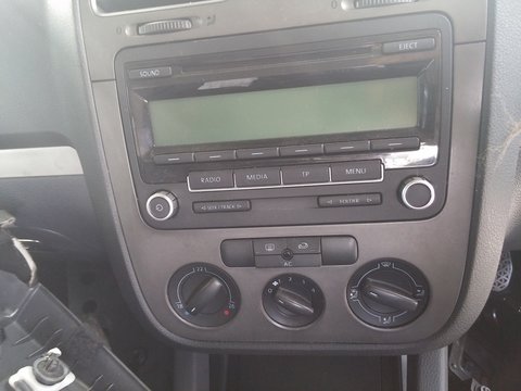 Radio CD MP3 Volkswagen Golf 5/Jetta/Passat B6 model nou