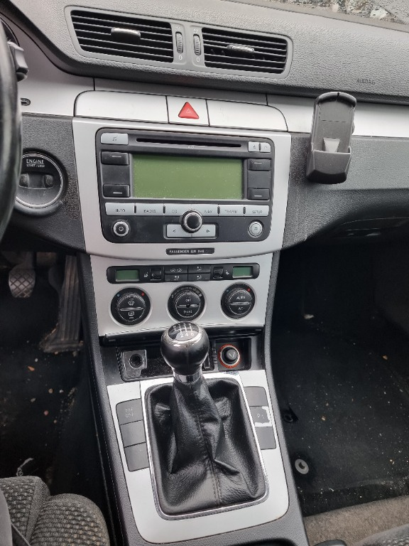 Radio CD MP3 VW Passat B6 cu navigatie RNS300