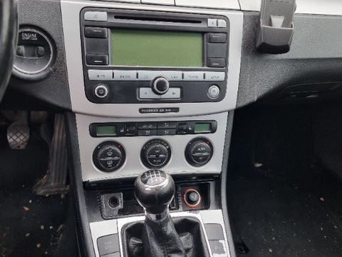 Radio CD MP3 VW Passat B6 cu navigatie RNS300