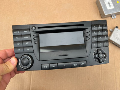 Radio CD navigatie Mercedes E class W211 A21182010