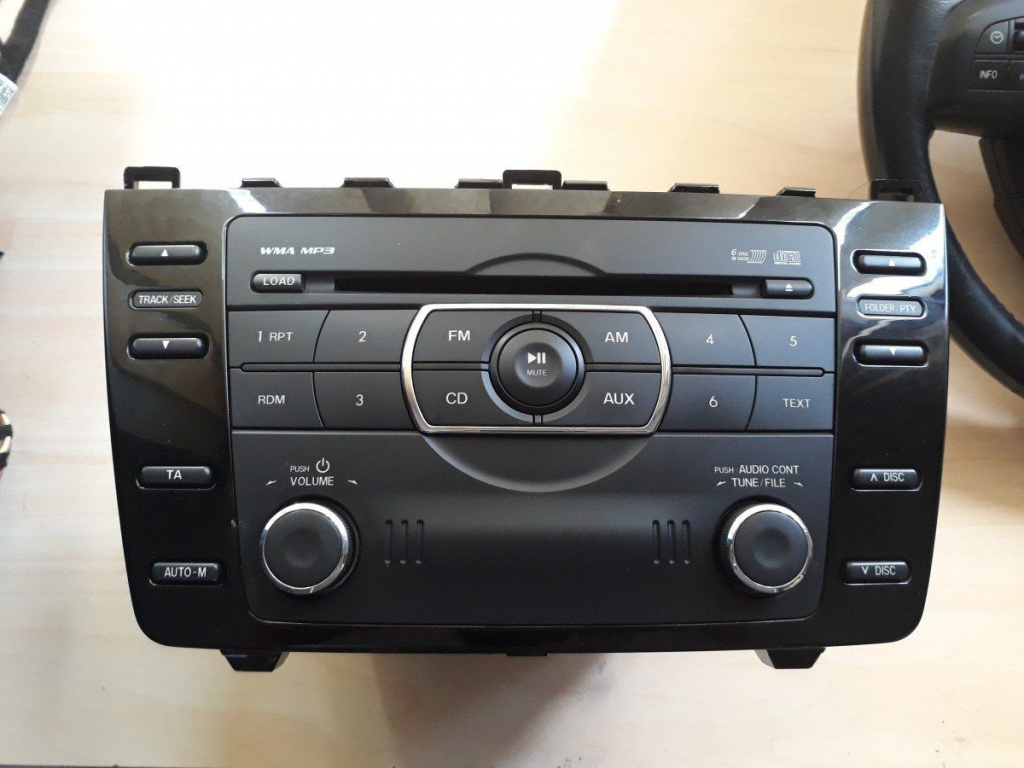 Radio cd pentru mazda 6 an 2011 cod:gdl1 66 9rx